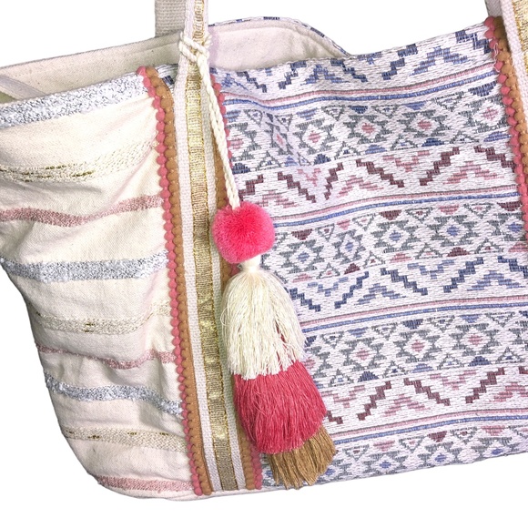 Twig & Arrow BOHO Woven Beach Weekend Tote Bag w/Tassel - Picture 14 of 16
